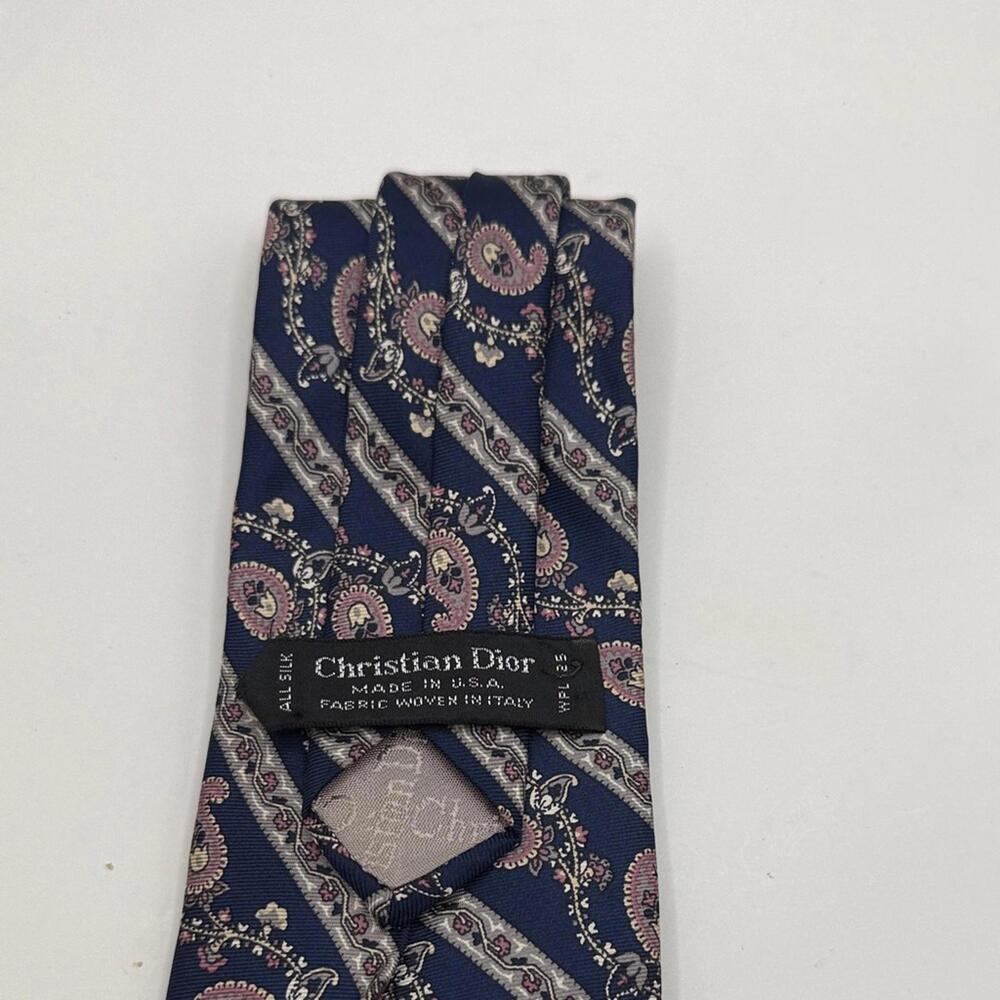 Vtg Christian Dior Men's Tie‎ Navy and Pink Paisley Tie 56.8” X 3.4” in - Picture 2 of 2